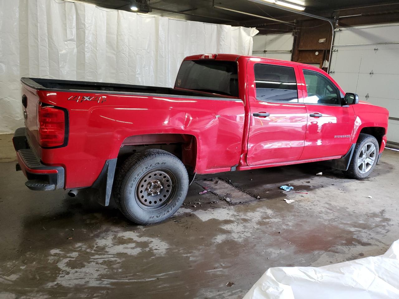 3GCUKPEC1JG433573 2018 Chevrolet Silverado K1500 Custom