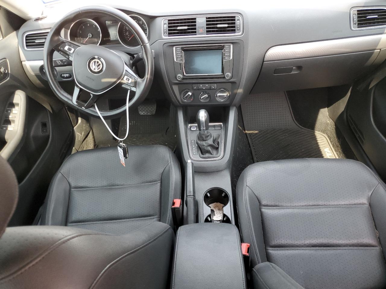 3VWD67AJ9GM375776 2016 Volkswagen Jetta Se