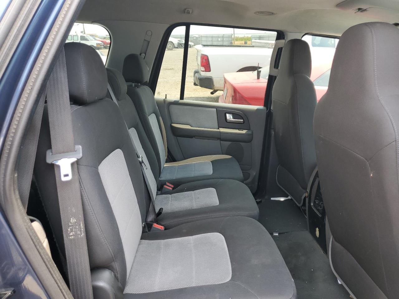 1FMPU16L54LA74766 2004 Ford Expedition Xlt