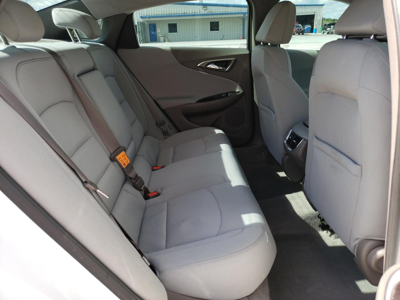 1G1ZD5ST8JF284744 2018 Chevrolet Malibu Lt