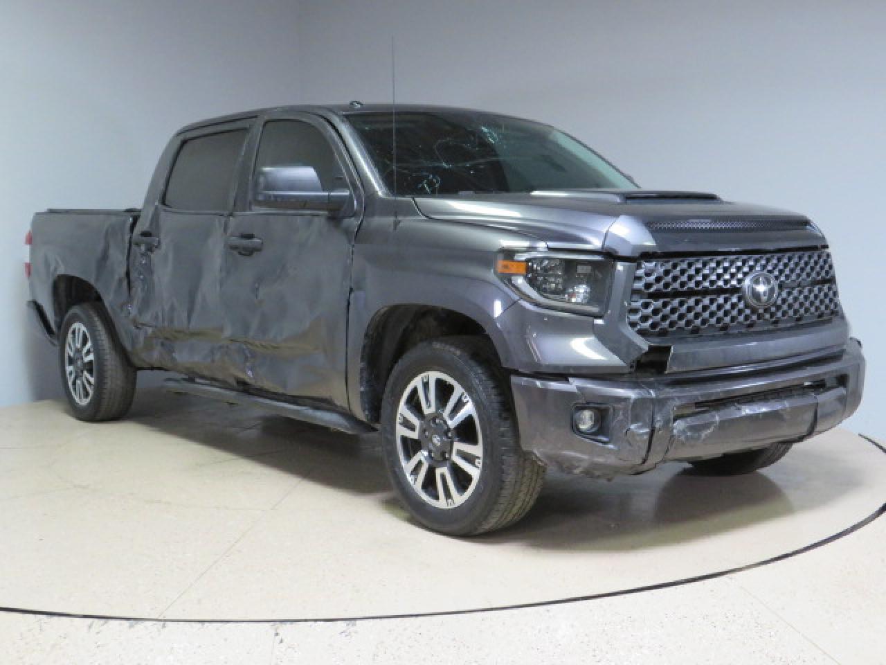 5TFDY5F18KX847382 2019 Toyota Tundra Crewmax Sr5