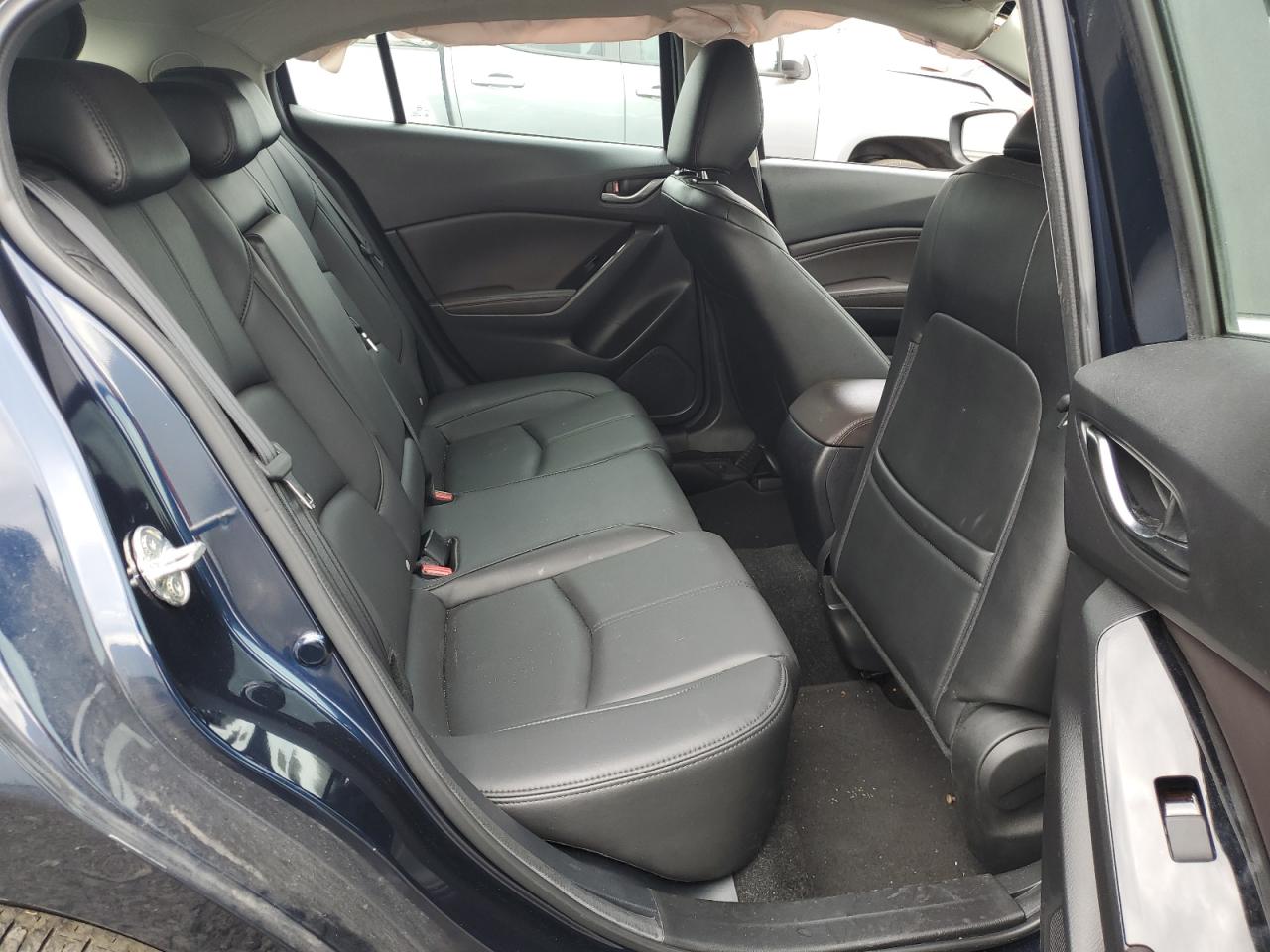 3MZBN1L30JM259525 2018 Mazda 3 Touring