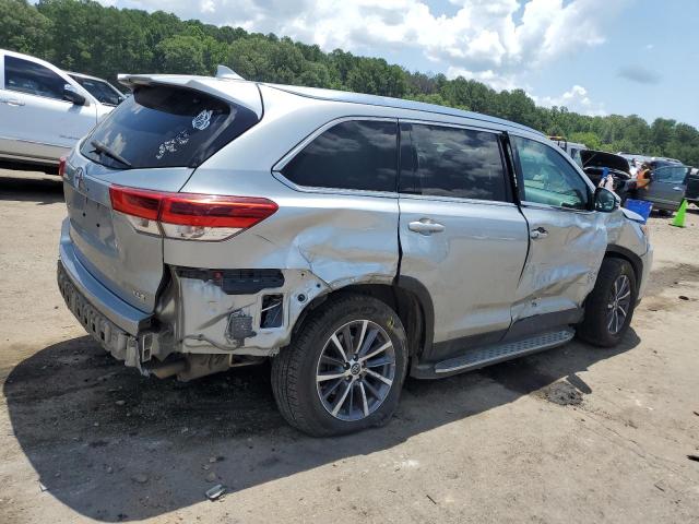 VIN 5TDKZRFH4KS562872 2019 Toyota Highlander, SE no.3