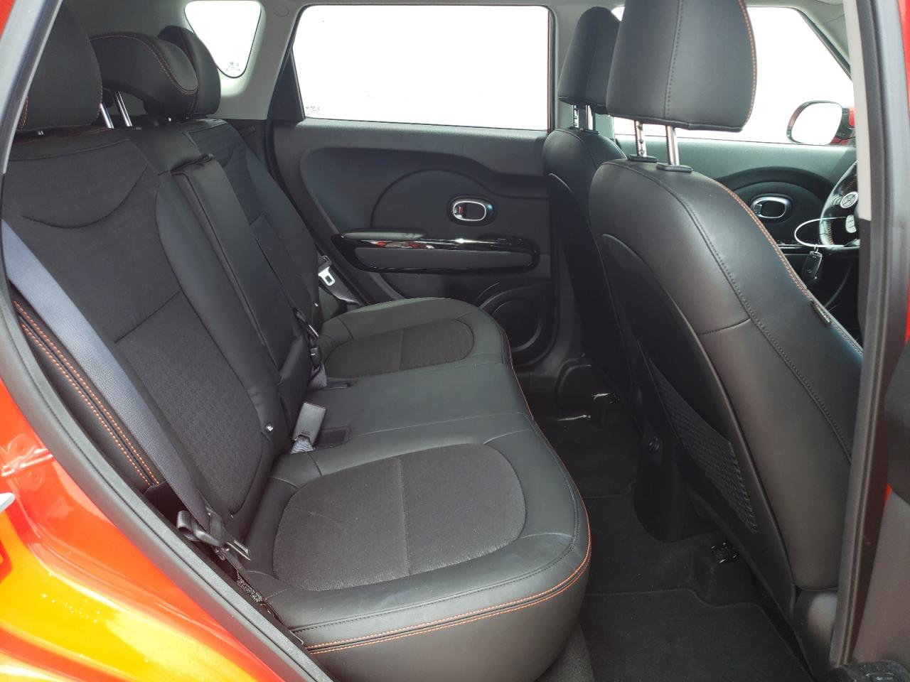 KNDJX3AA3J7556580 2018 Kia Soul !