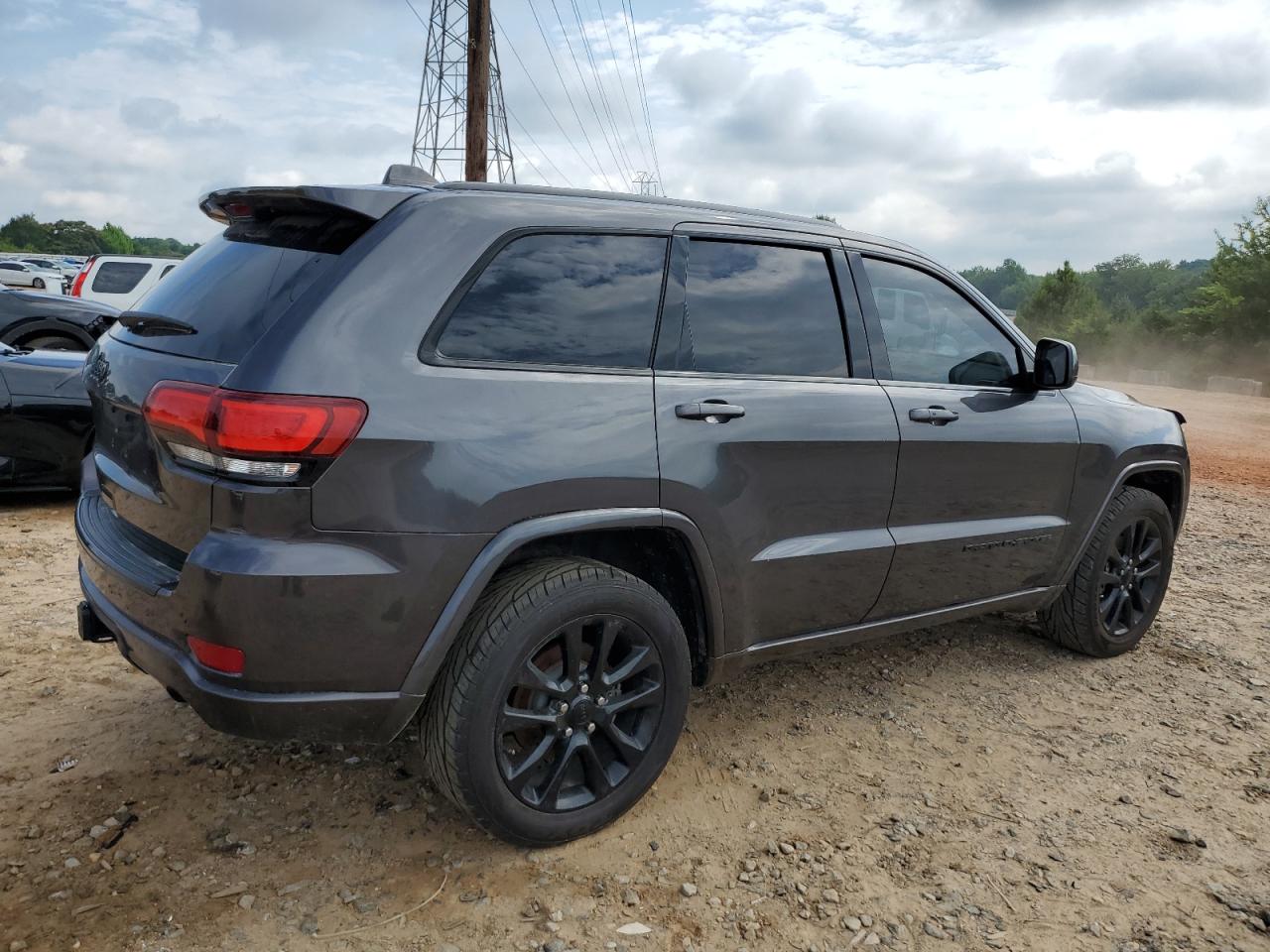 1C4RJEAG5HC756785 2017 Jeep Grand Cherokee Laredo