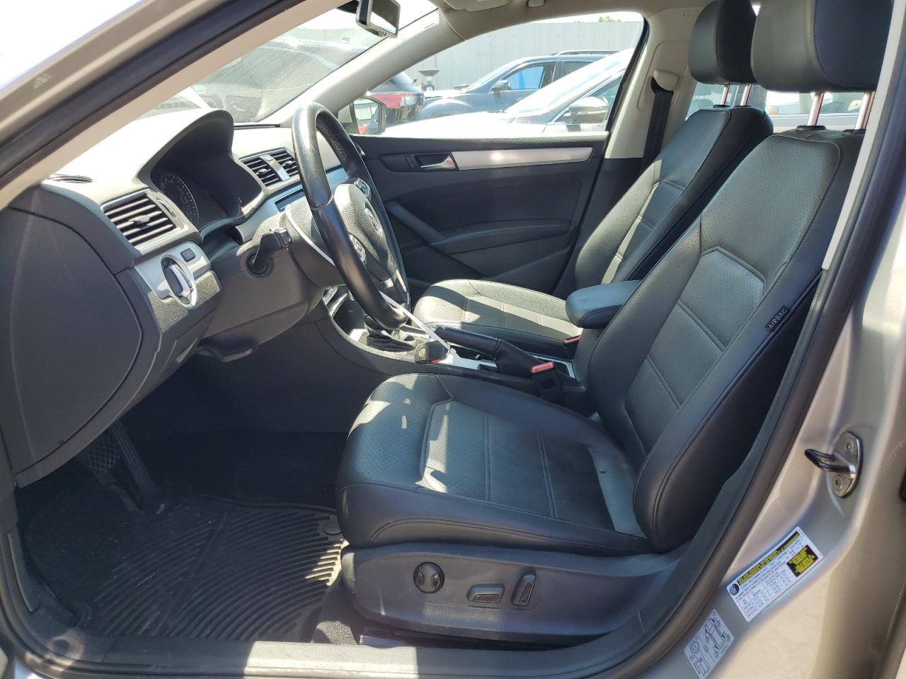 1VWBP7A31DC123202 2013 Volkswagen Passat Se