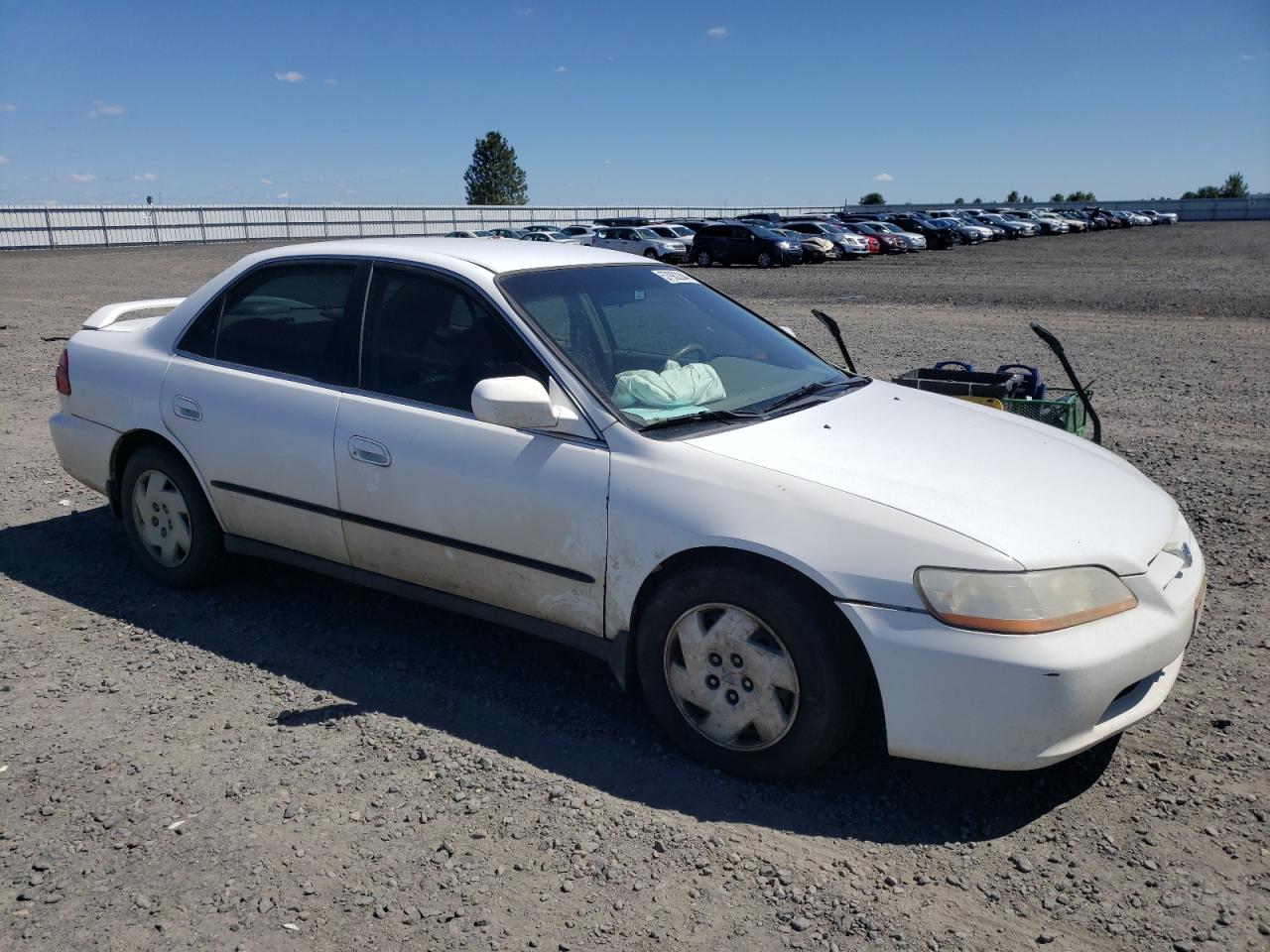 1HGCG164XYA035483 2000 Honda Accord Lx