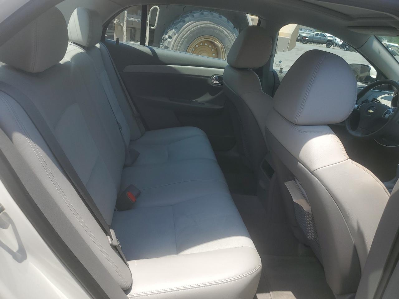 1G1ZD5E77AF101946 2010 Chevrolet Malibu 2Lt