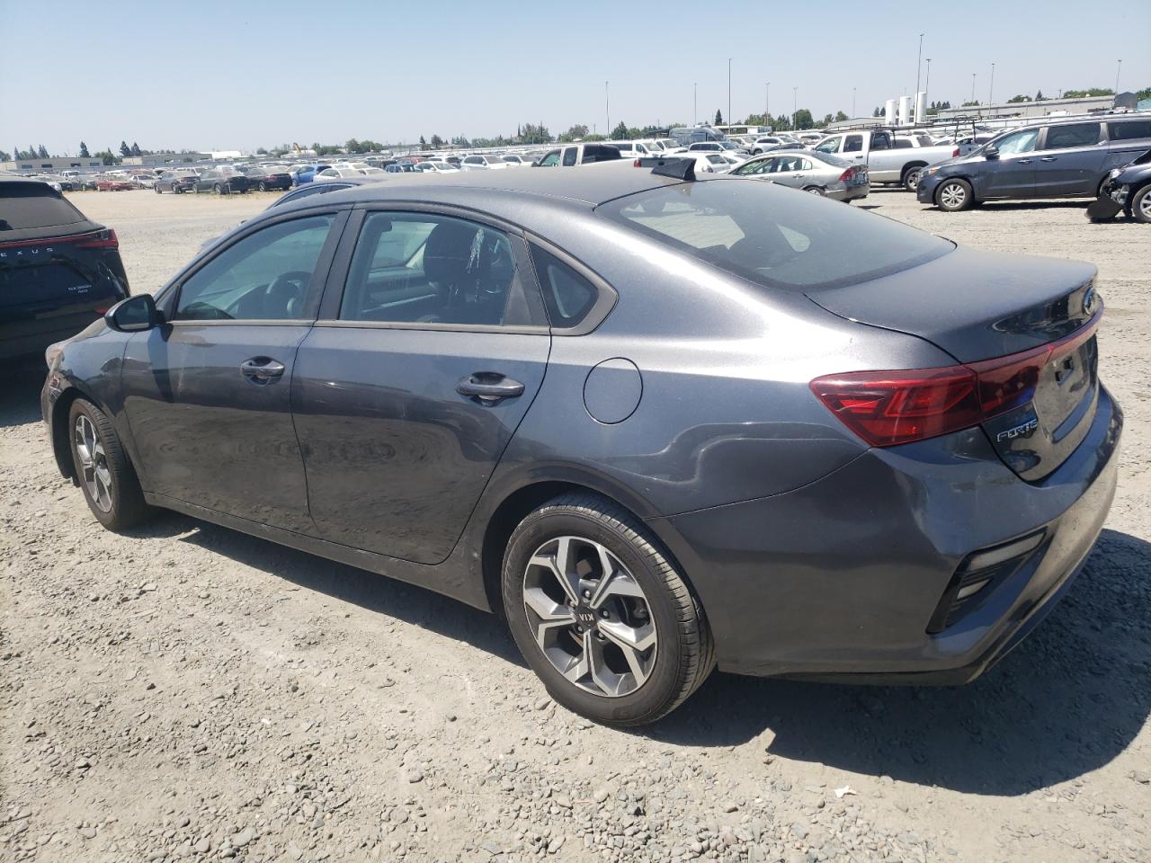 3KPF24AD2ME335402 2021 Kia Forte Fe