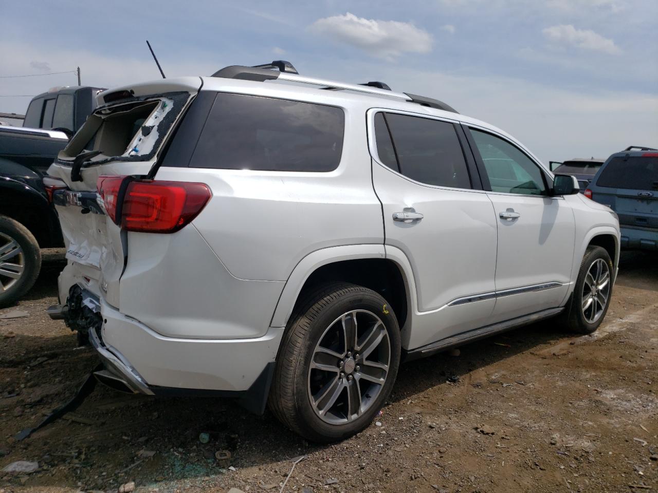 2018 GMC Acadia Denali vin: 1GKKNXLS7JZ203517