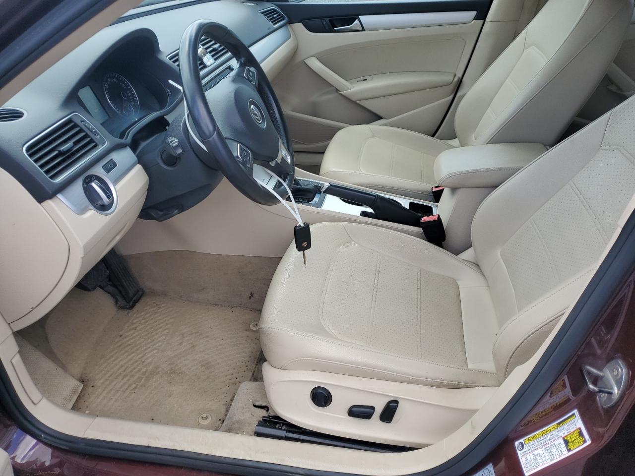 1VWBP7A37DC118389 2013 Volkswagen Passat Se