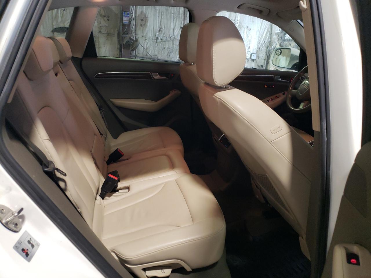 WA1LKAFP5AA078572 2010 Audi Q5 Premium Plus