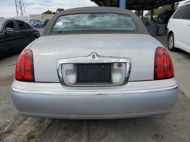 2002 Lincoln Town Car Cartier L VIN: 1LNHM85W72Y649751 Lot: 60770384