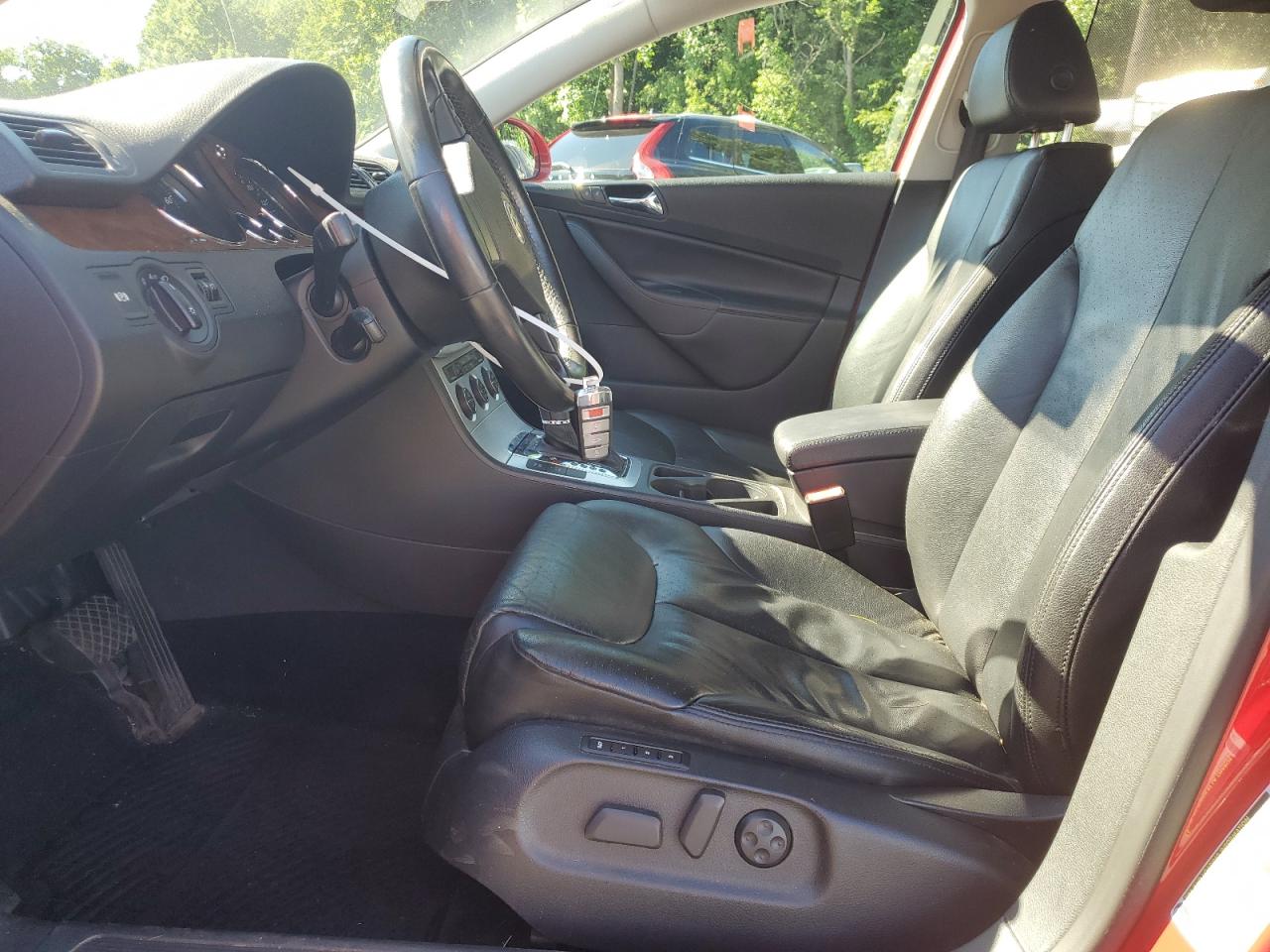 WVWEK73C48E143143 2008 Volkswagen Passat Lux