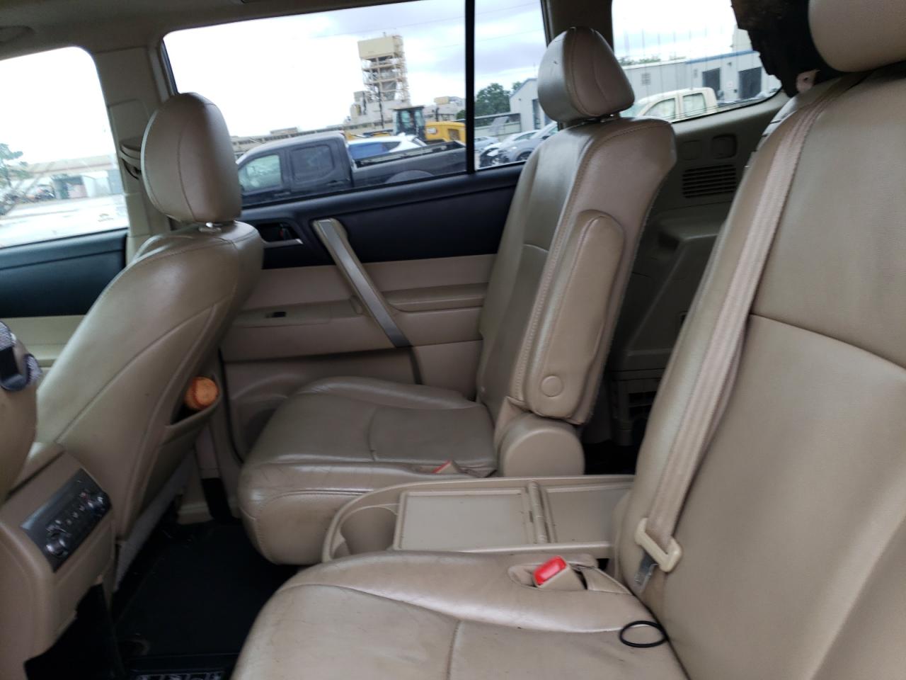 5TDZK3EH9CS075931 2012 Toyota Highlander Base