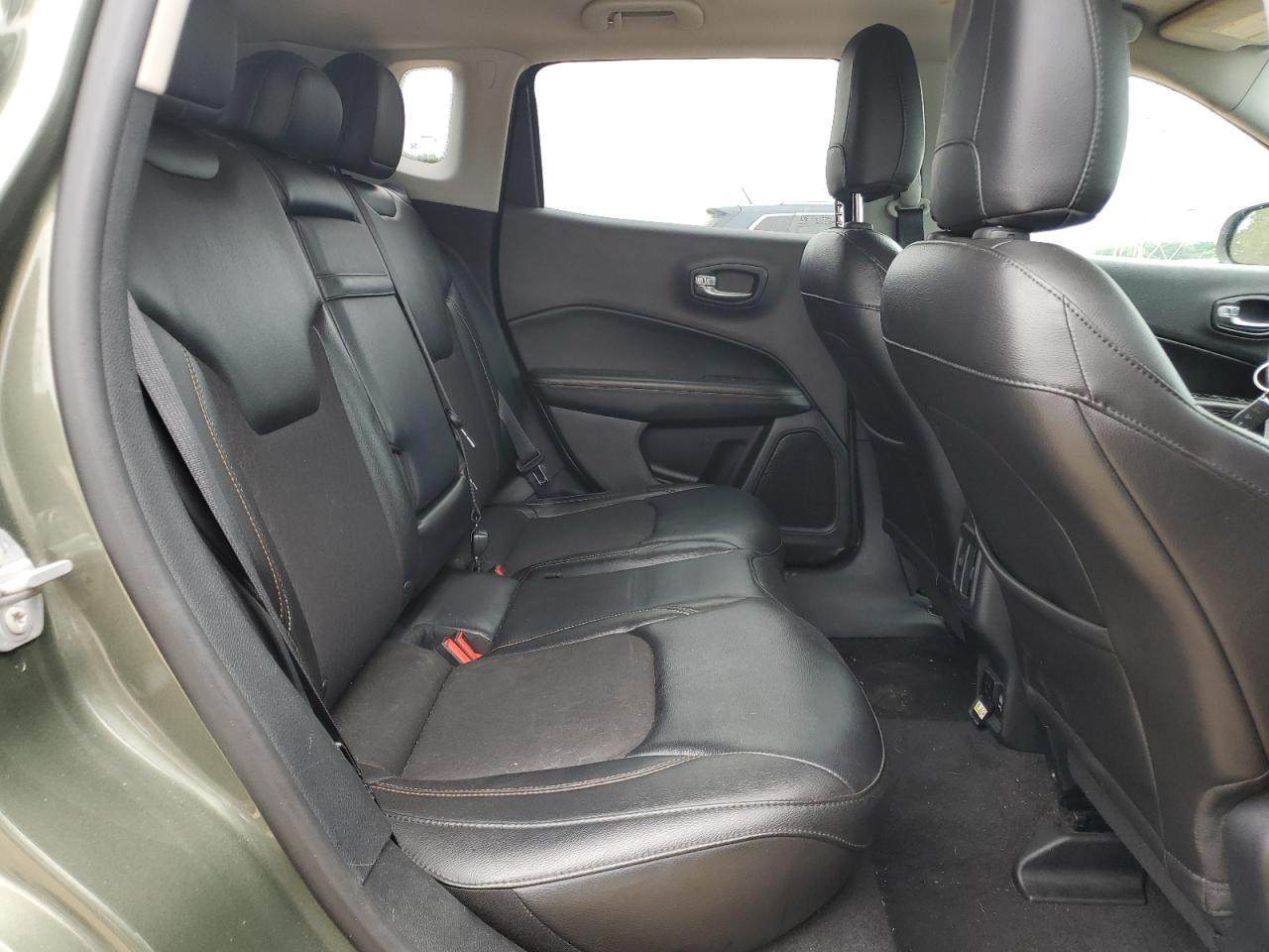 3C4NJCBB9JT267712 2018 Jeep Compass Latitude