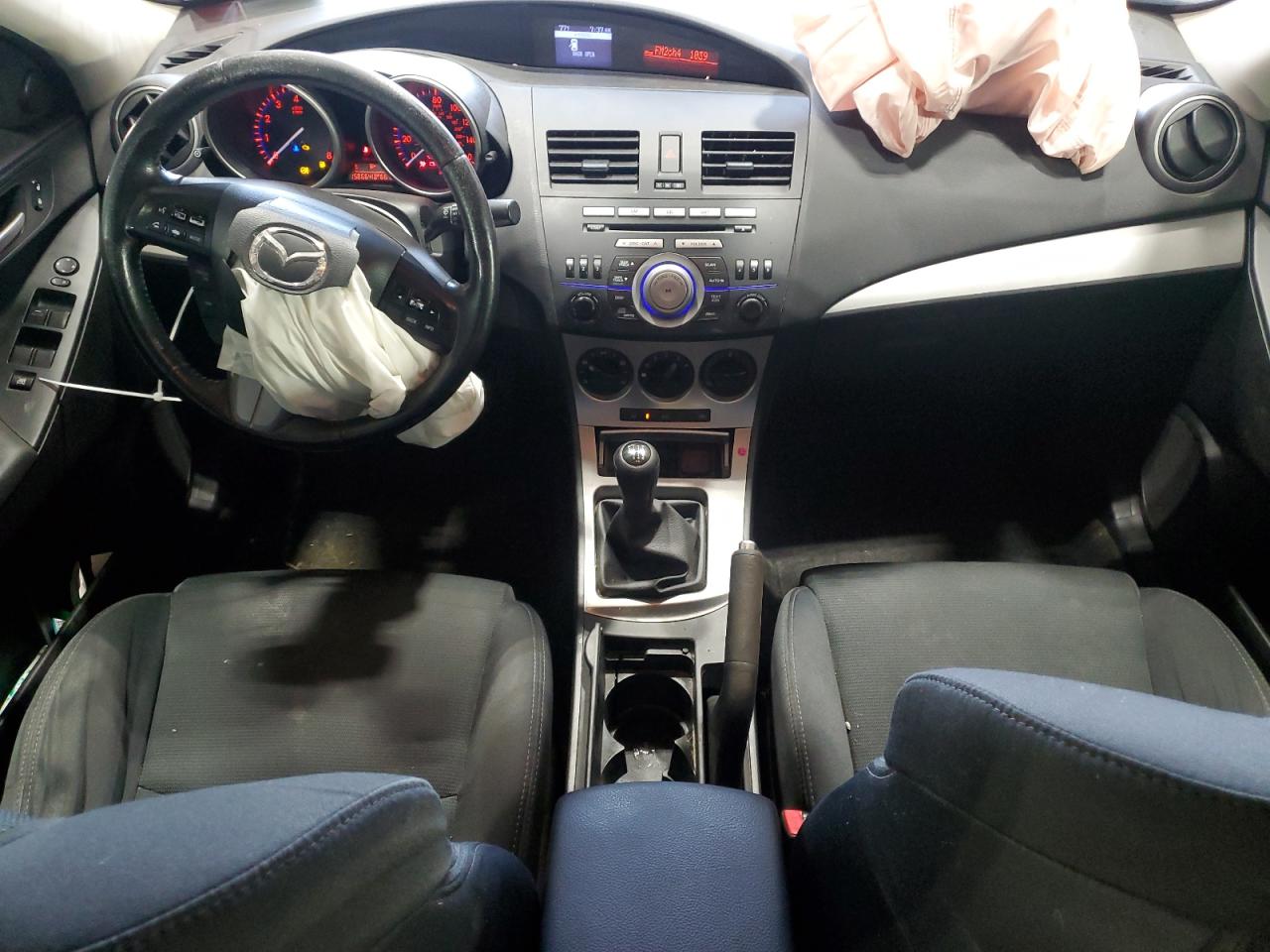 JM1BL1U69B1418414 2011 Mazda 3 S