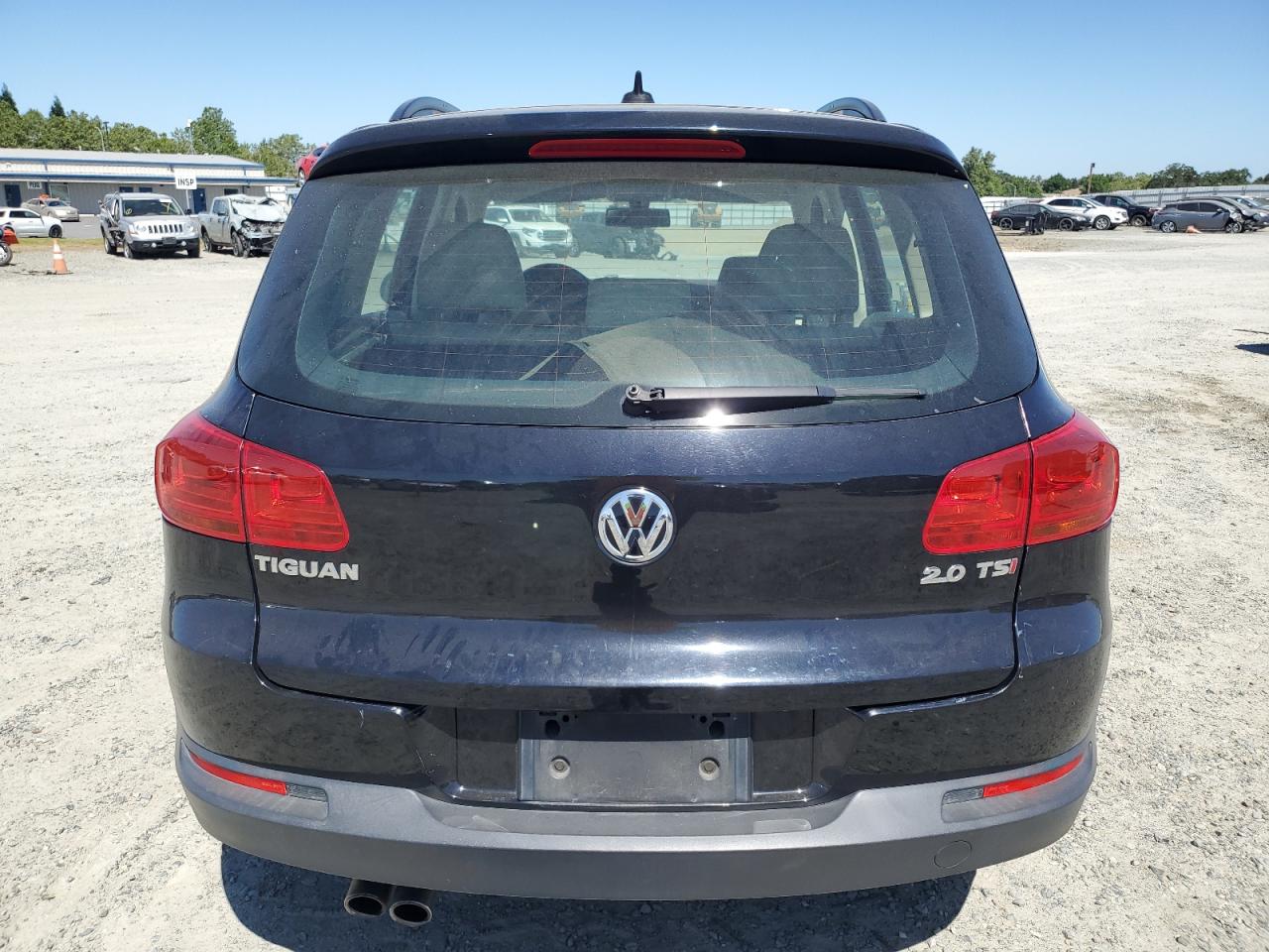 WVGAV7AX3HW500460 2017 Volkswagen Tiguan S