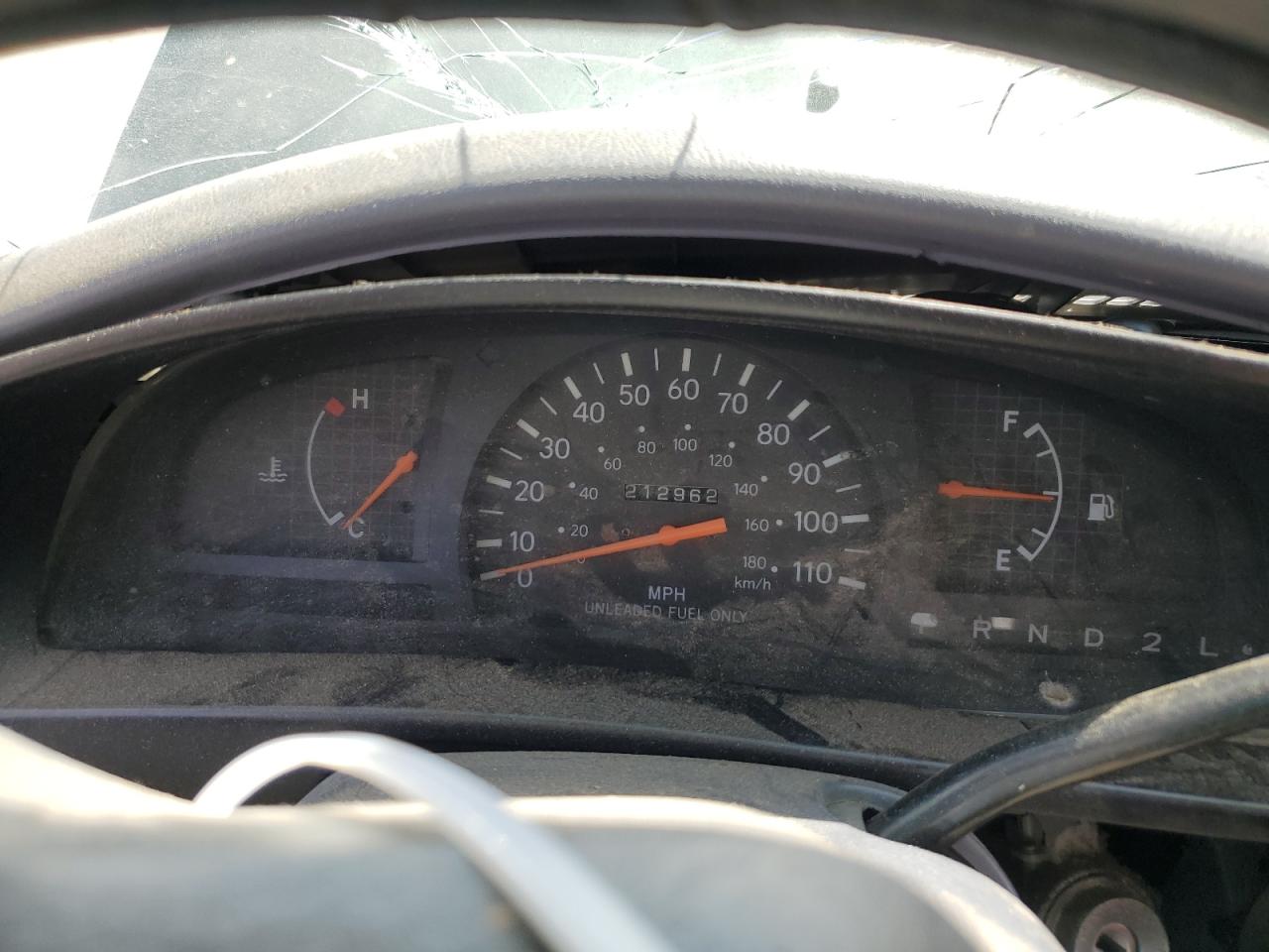 5TENL42N0YZ710623 2000 Toyota Tacoma