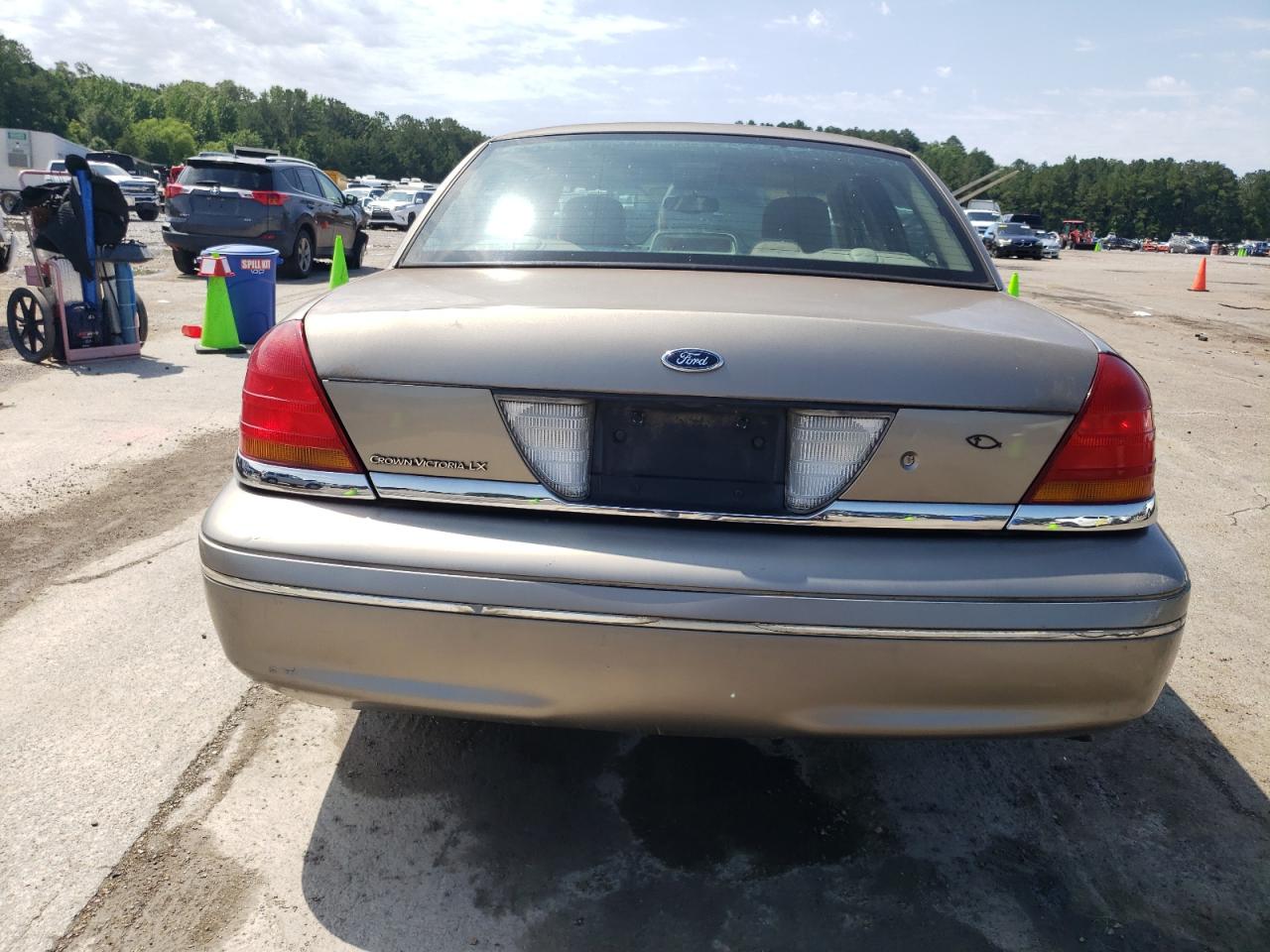 2FAFP74W13X103808 2003 Ford Crown Victoria Lx