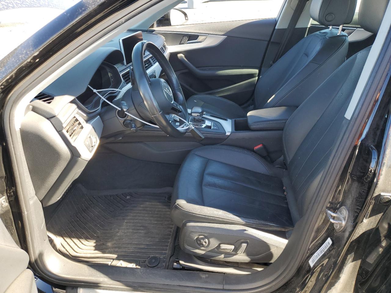 WAUDNAF49HN056615 2017 Audi A4 Premium