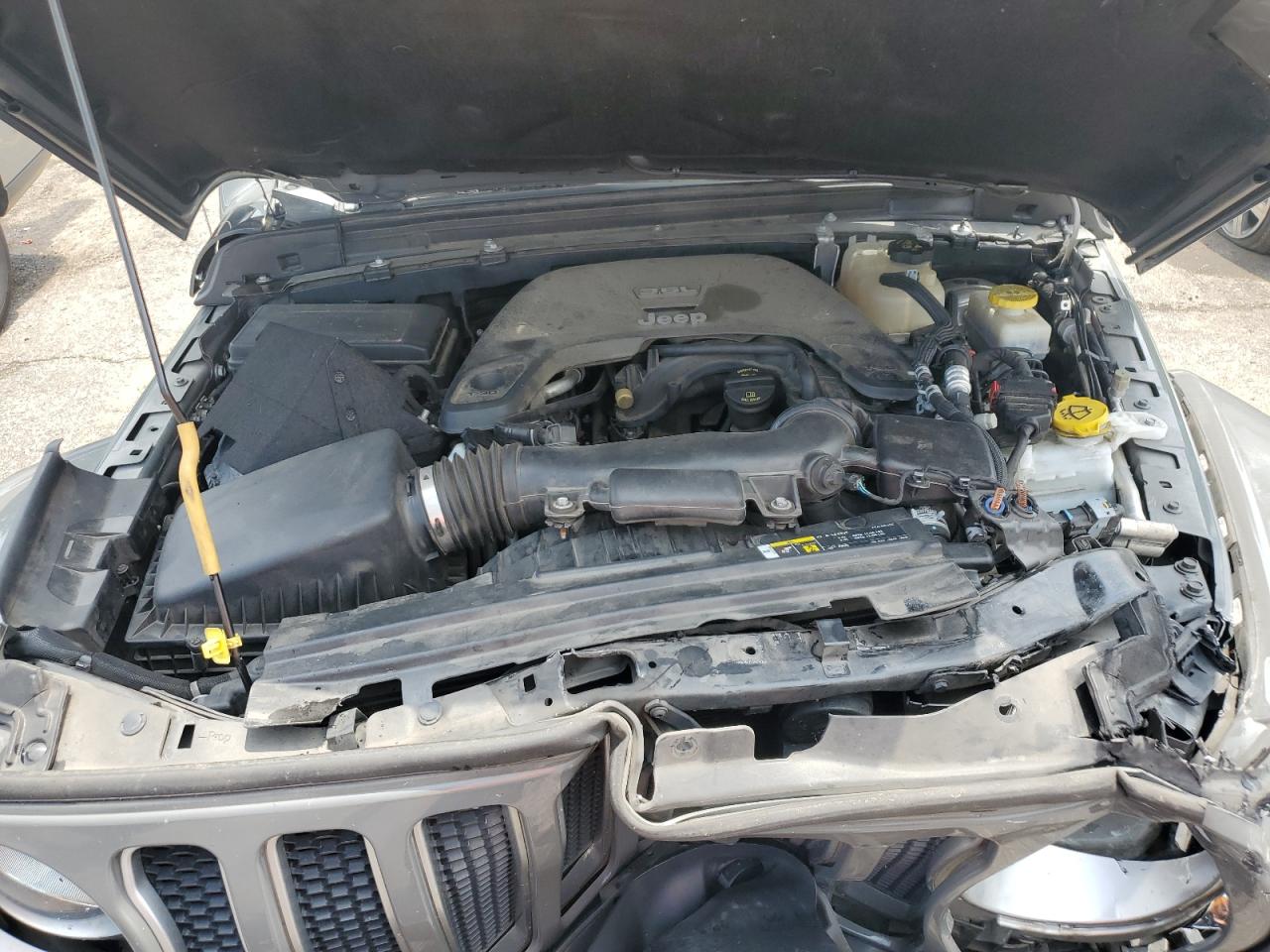 1C4HJXEGXKW529082 2019 Jeep Wrangler Unlimited Sahara