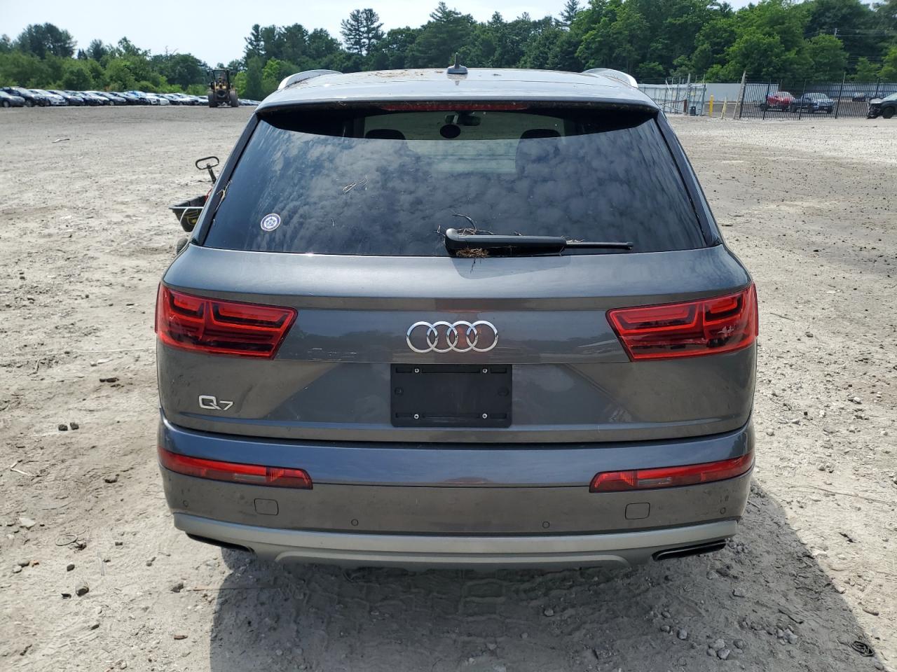 WA1LHAF75KD027412 2019 Audi Q7 Premium Plus