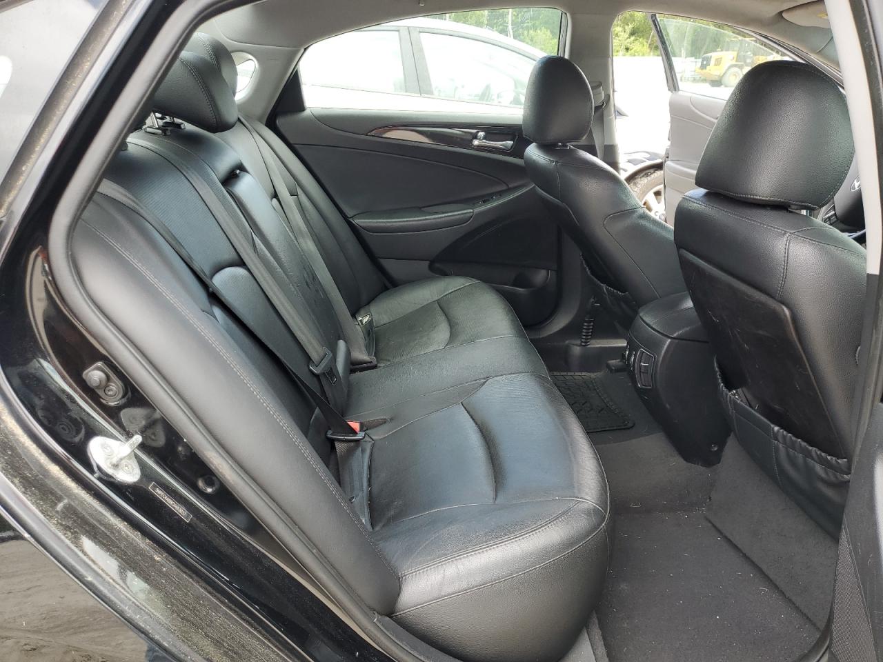 5NPEC4AB8CH483037 2012 Hyundai Sonata Se