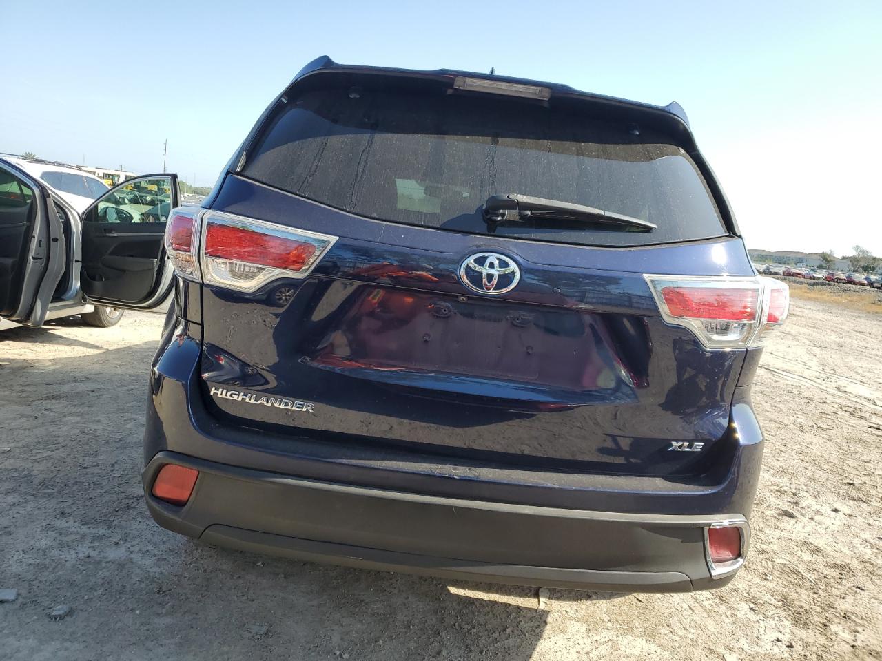 5TDKKRFH7GS126481 2016 Toyota Highlander Xle