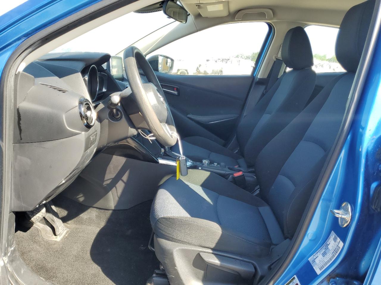 3MYDLBYV5JY307581 2018 Toyota Yaris Ia