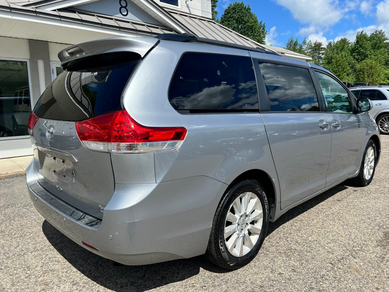 5TDDK3DC5DS051207 2013 Toyota Sienna Xle