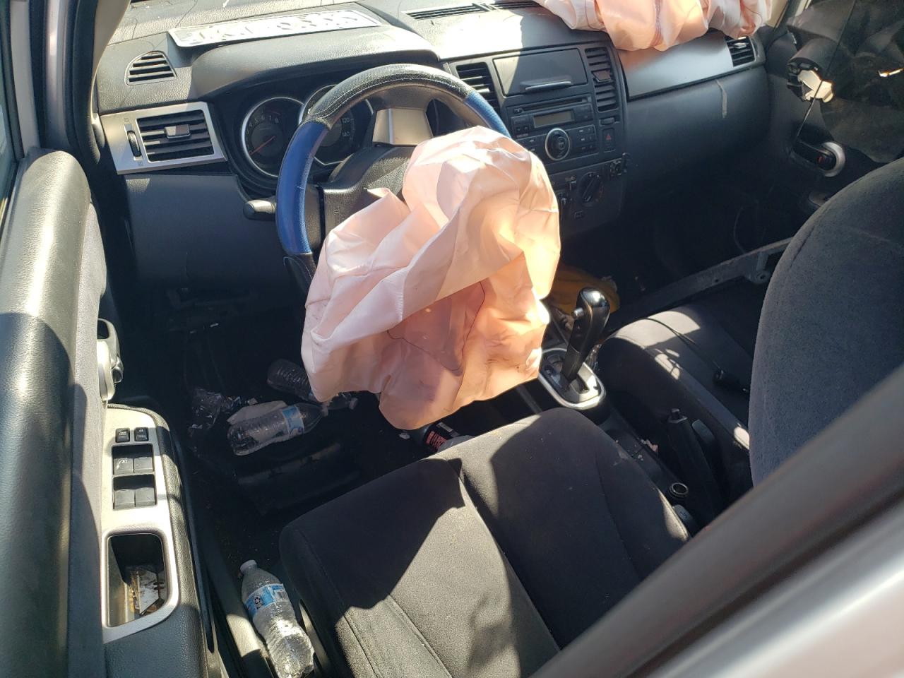 3N1BC13E68L458625 2008 Nissan Versa S