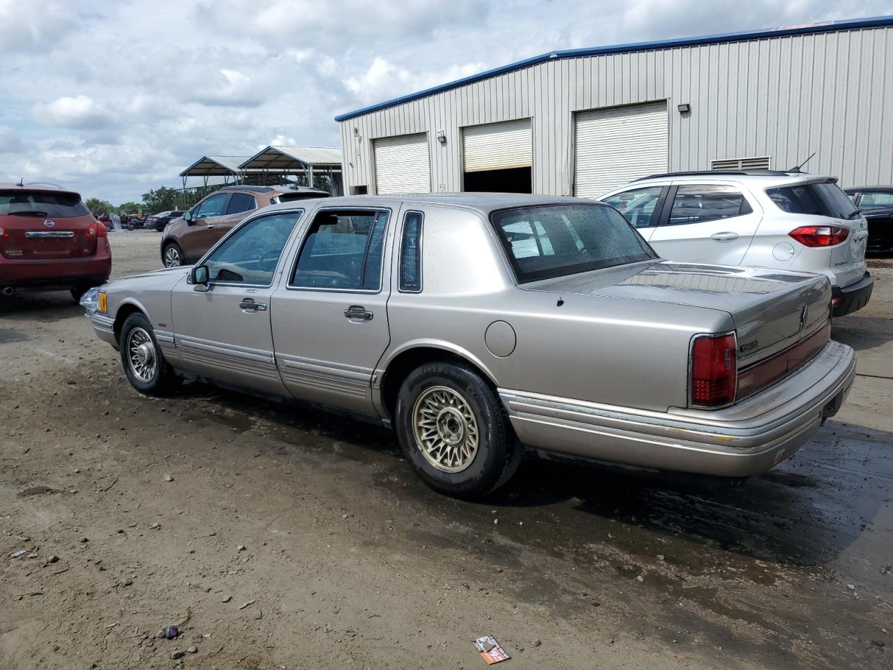 1LNLM81W9RY692174 1994 Lincoln Town Car Executive