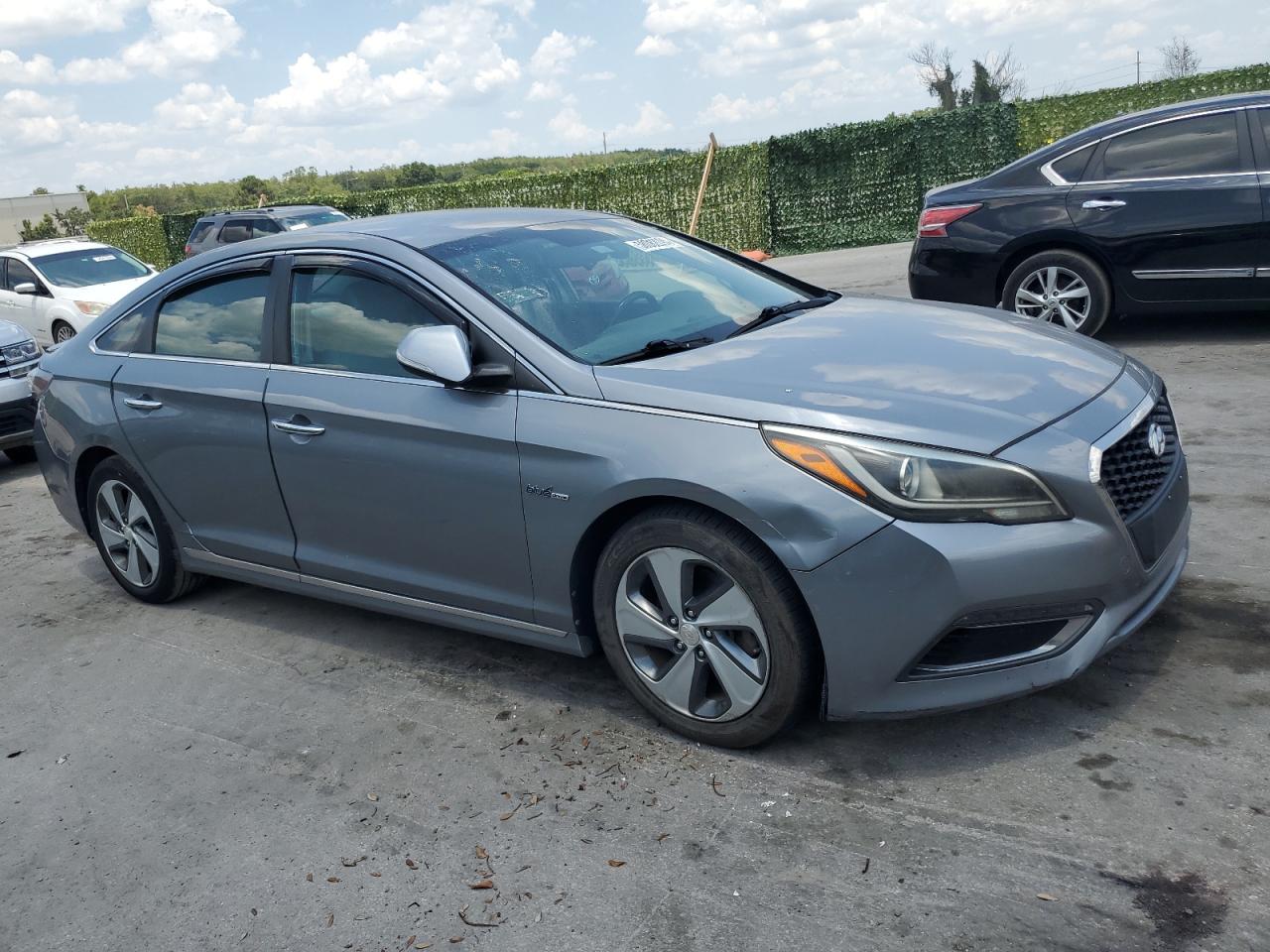 2017 Hyundai Sonata Hybrid vin: KMHE34L12HA044639