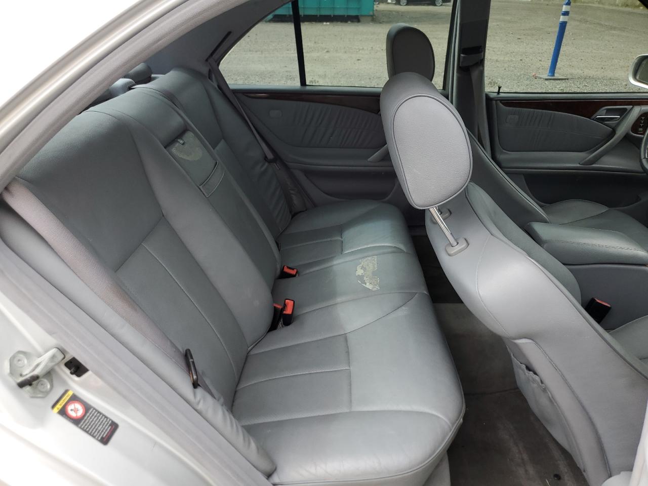 WDBJF65J4YB131308 2000 Mercedes-Benz E 320