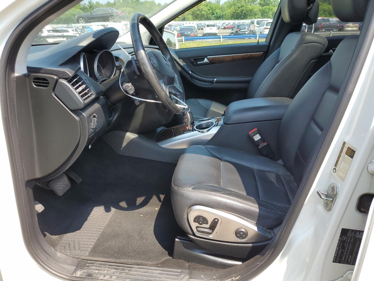 4JGCB6FE3BA117528 2011 Mercedes-Benz R 350 4Matic