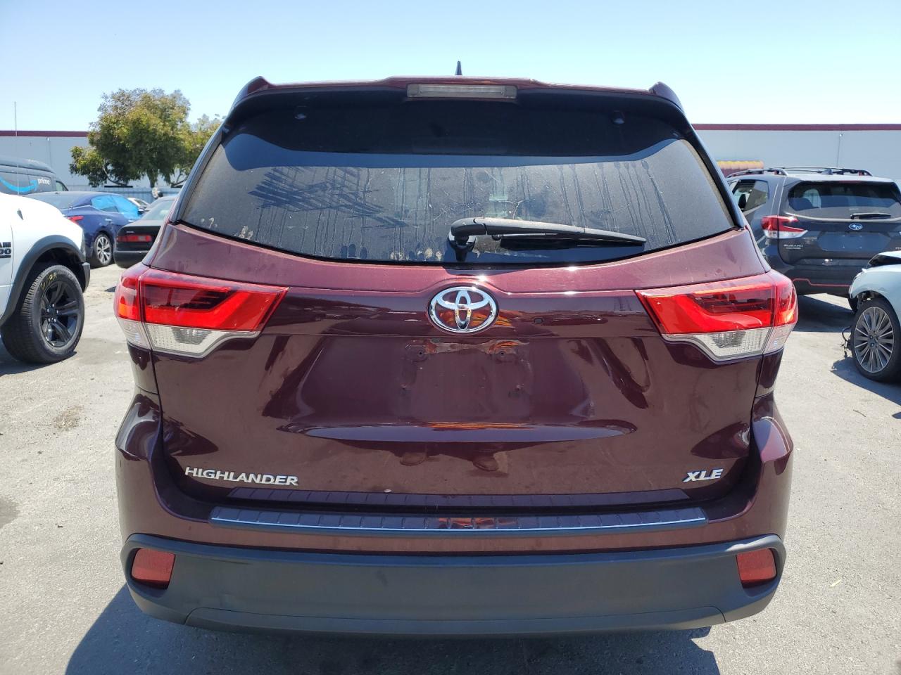 5TDKZRFH7JS241777 2018 Toyota Highlander Se