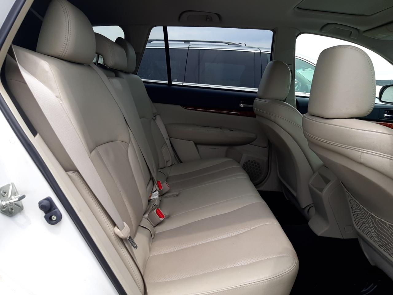 4S4BRDLC6B2357682 2011 Subaru Outback 3.6R Limited