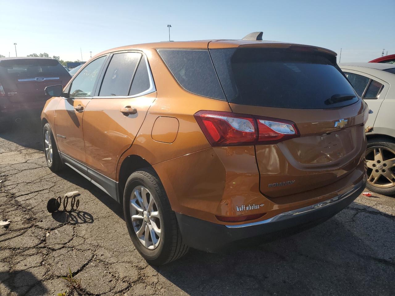 2GNAXJEV9J6105064 2018 Chevrolet Equinox Lt