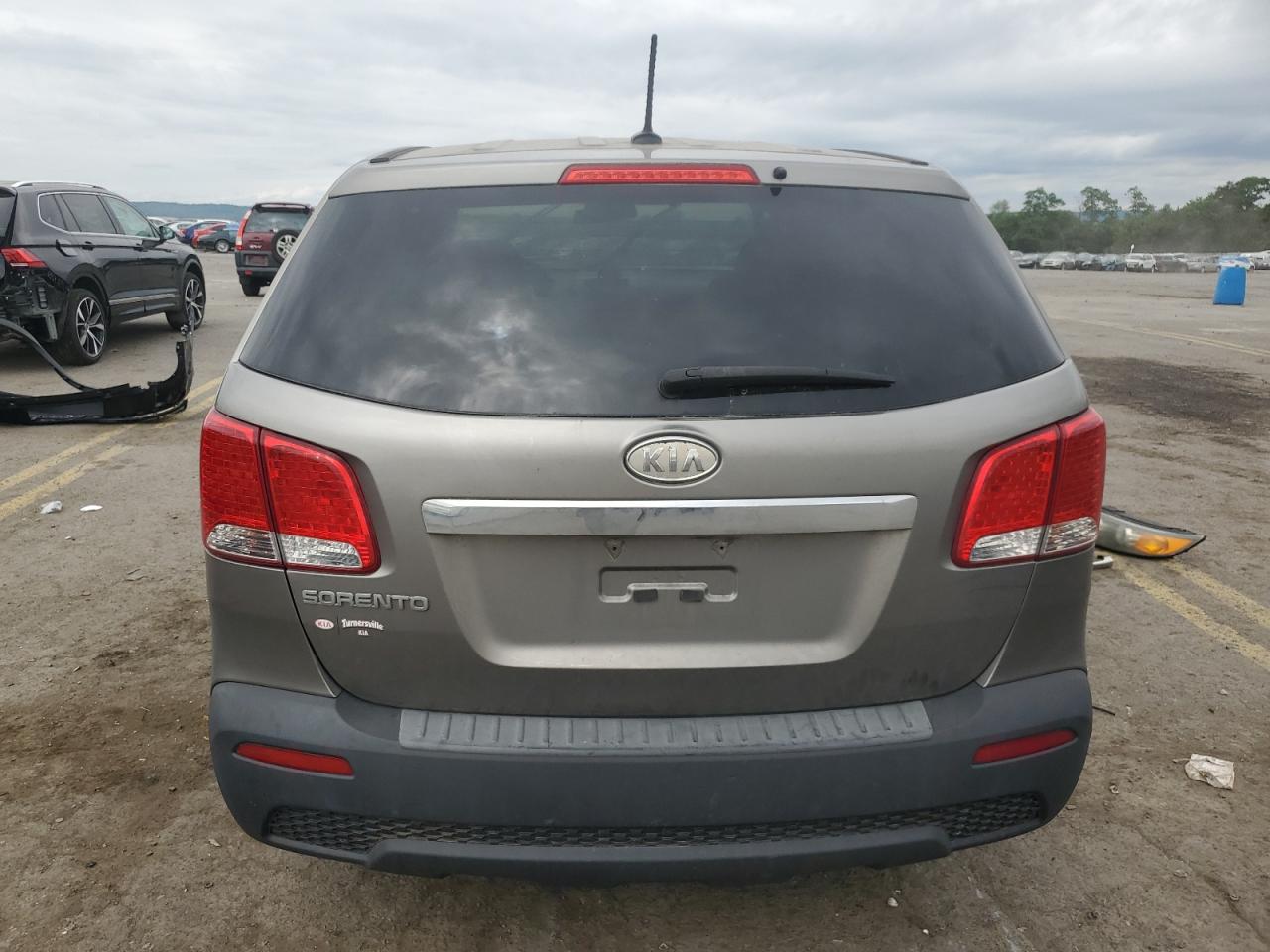 5XYKT3A11CG204555 2012 Kia Sorento Base