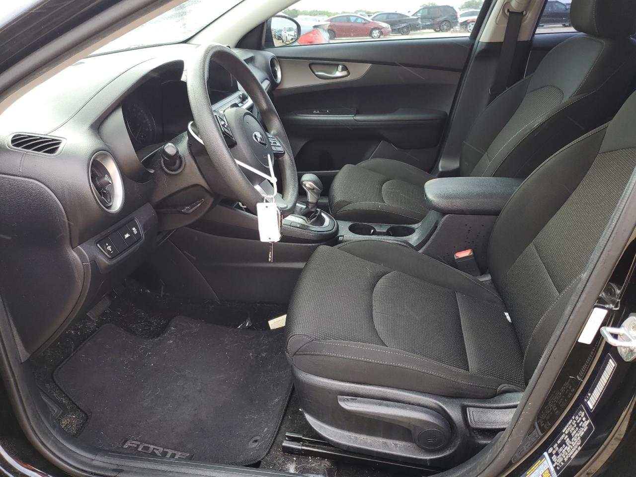 3KPF24AD2KE027627 2019 Kia Forte Fe