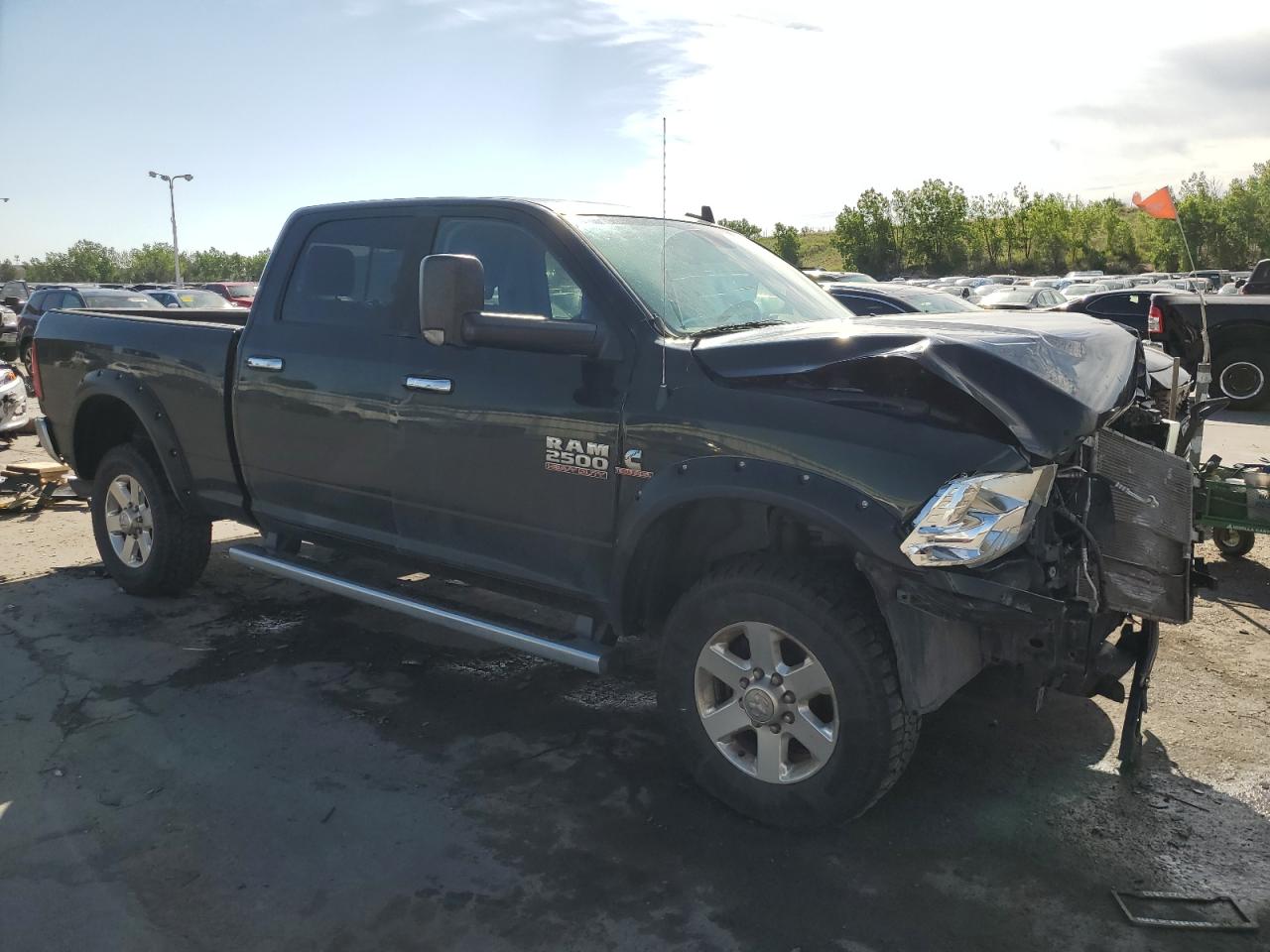 2015 Ram 2500 Slt vin: 3C6UR5DL4FG611136