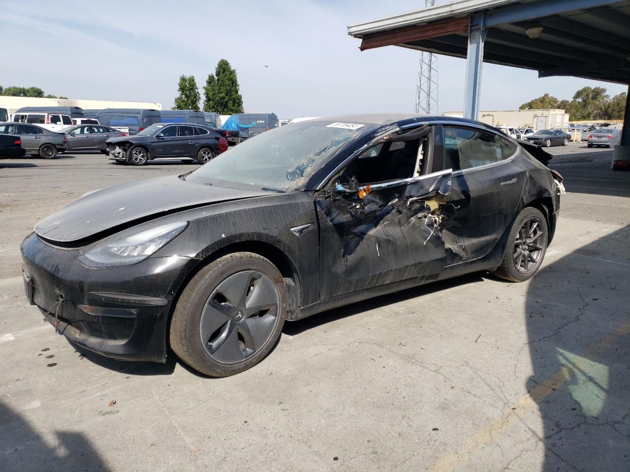 2019 Tesla Model 3 vin: 5YJ3E1EAXKF190092