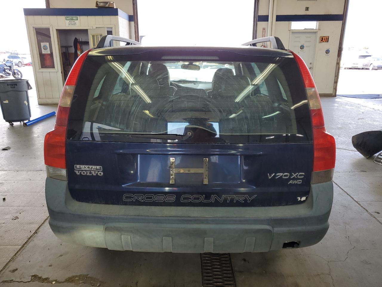 YV1SZ58D711031349 2001 Volvo V70 Xc