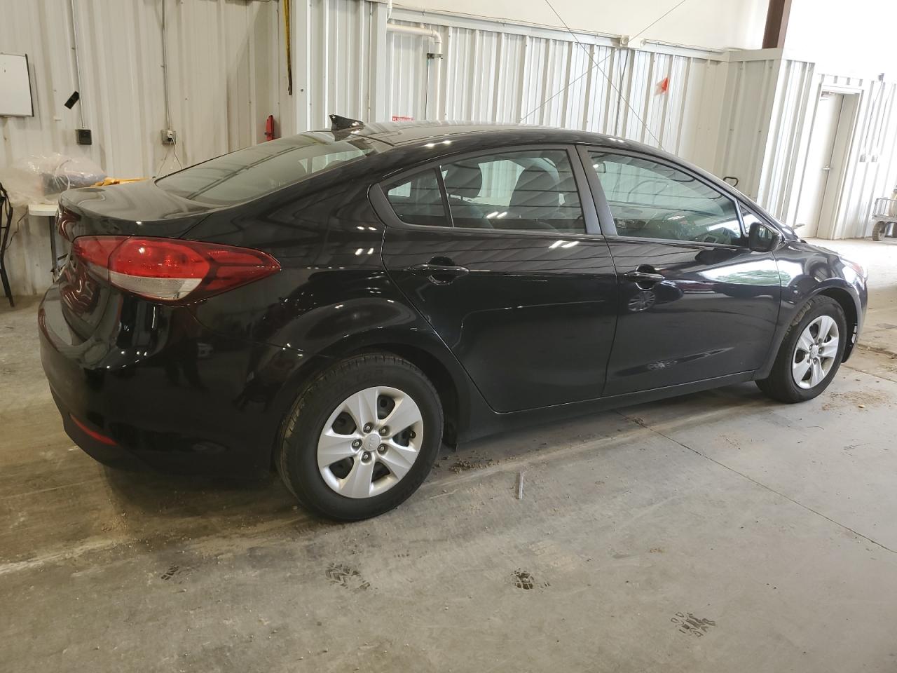 3KPFL4A75JE178368 2018 Kia Forte Lx