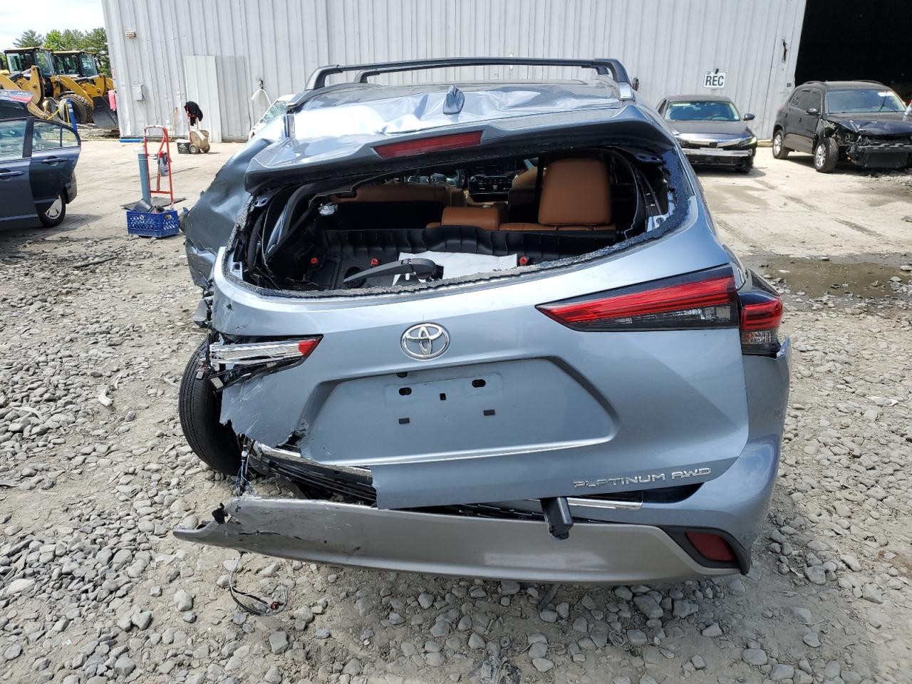 5TDFZRBH5NS205129 2022 Toyota Highlander Platinum