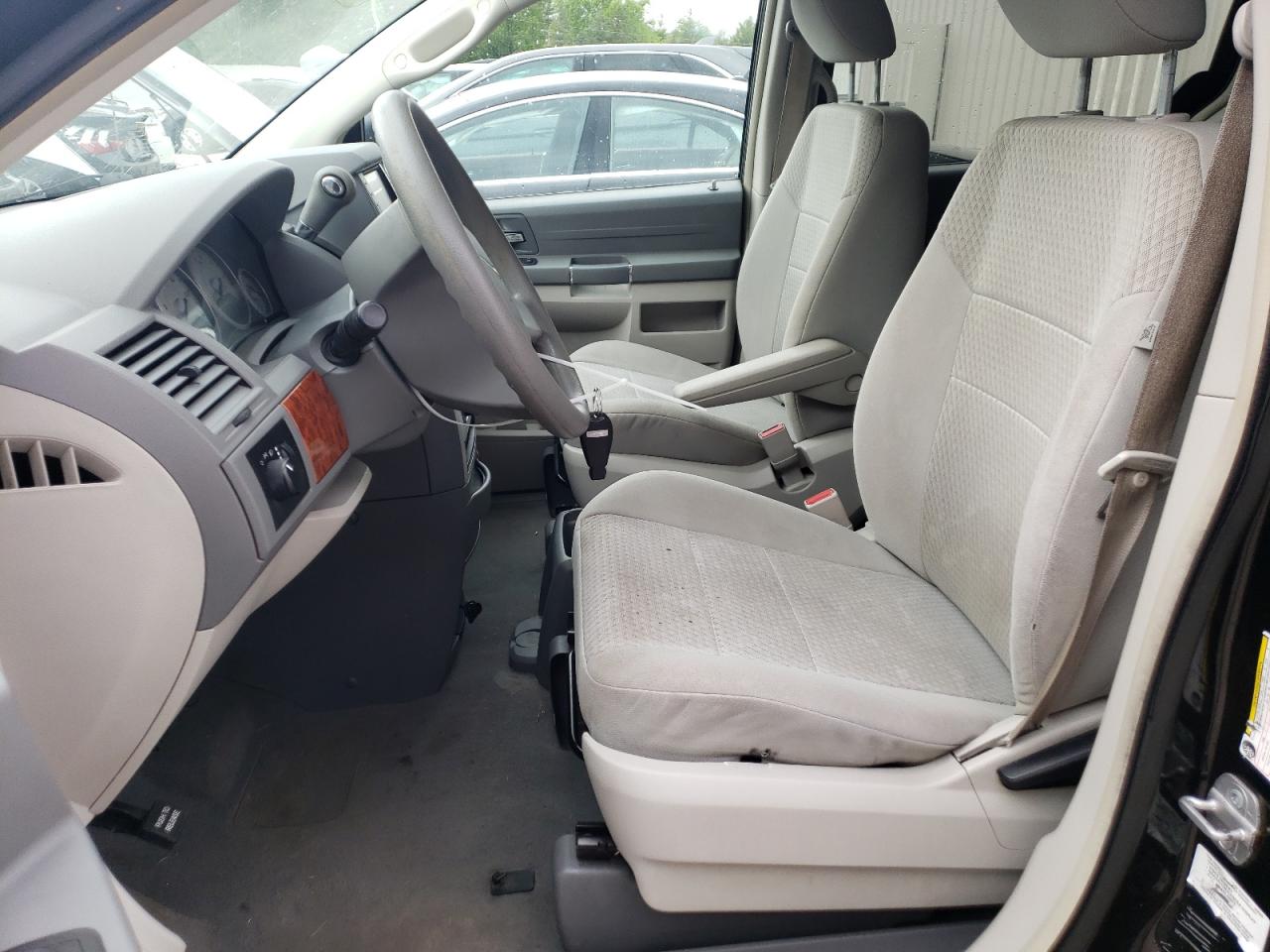 2A8HR44EX9R635437 2009 Chrysler Town & Country Lx