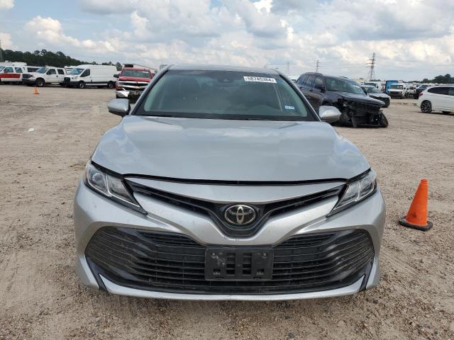 VIN 4T1B11HK6JU063420 2018 Toyota Camry, L no.5