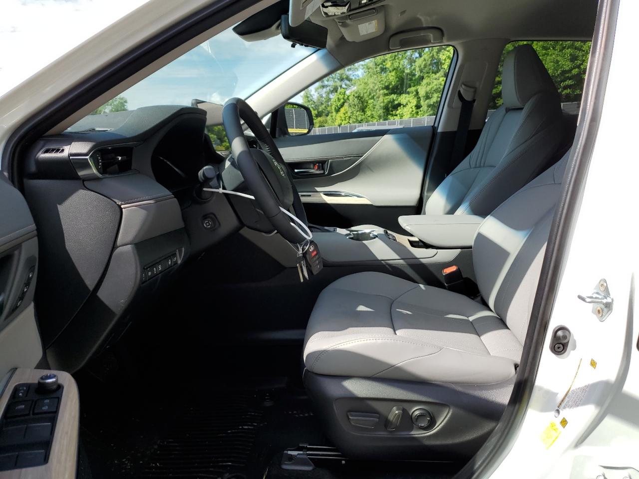 JTEAAAAH4RJ172997 2024 Toyota Venza Le