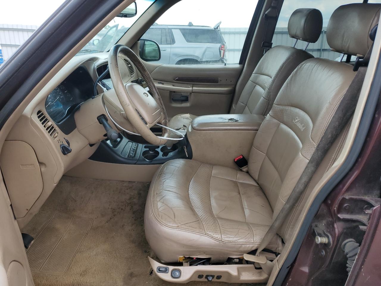 1FMDU75E3YZB45930 2000 Ford Explorer Limited